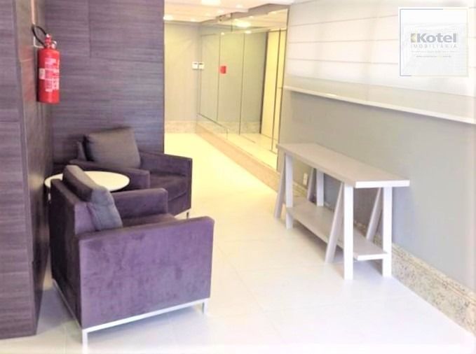 Apartamento 2 dormitórios com 1 suíte e box duplo de garagem no bairro Auxiliadora . — foto 3