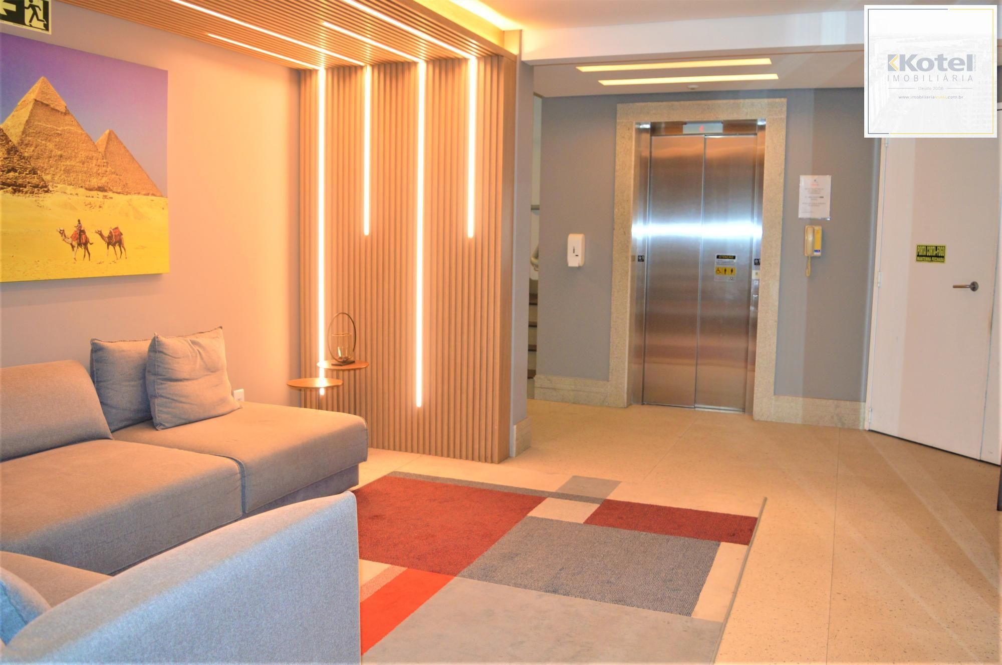 Apartamento 2 dormitórios com vaga no Bom fim