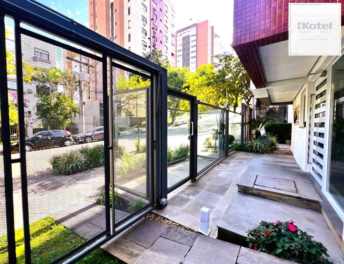 Apartamento 2 dormitórios com suíte, vaga dupla e elevador no Bairro Auxiliadora. — foto 5