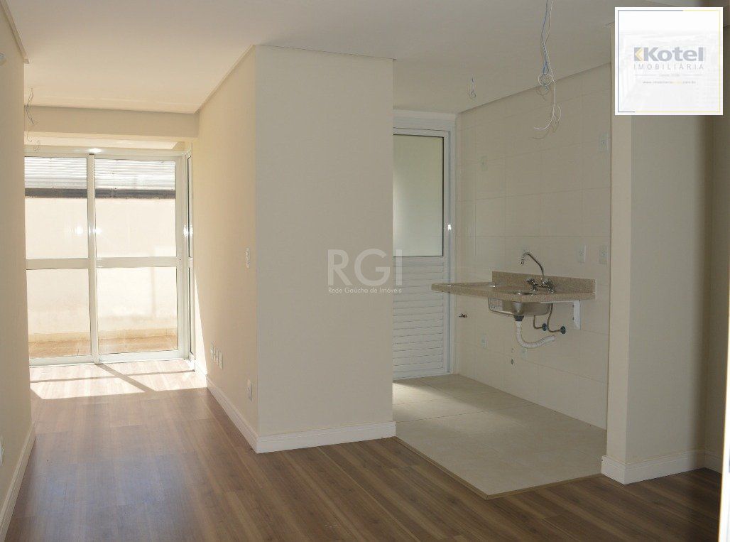 1 Dormitório c/garden, suíte, lavabo, churrasqueira e 1 Box, próximo ao Fórum.