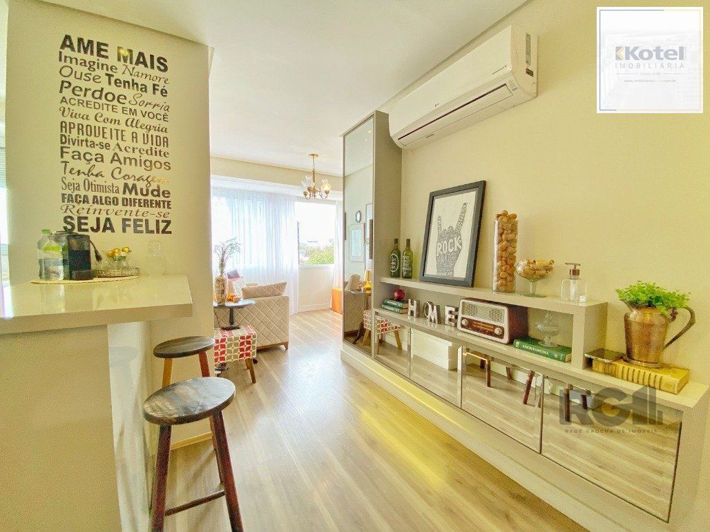Excelente apartamento 1 dormitório com suíte , lavabo e vaga coberta