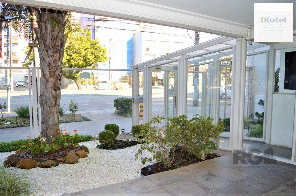 Excelente apartamento 2 dorm. sendo 1 suite, com terraço, churrasqueira, semimobiliado - 1 vaga dupla - Bairro Cidade Baixa — foto 4