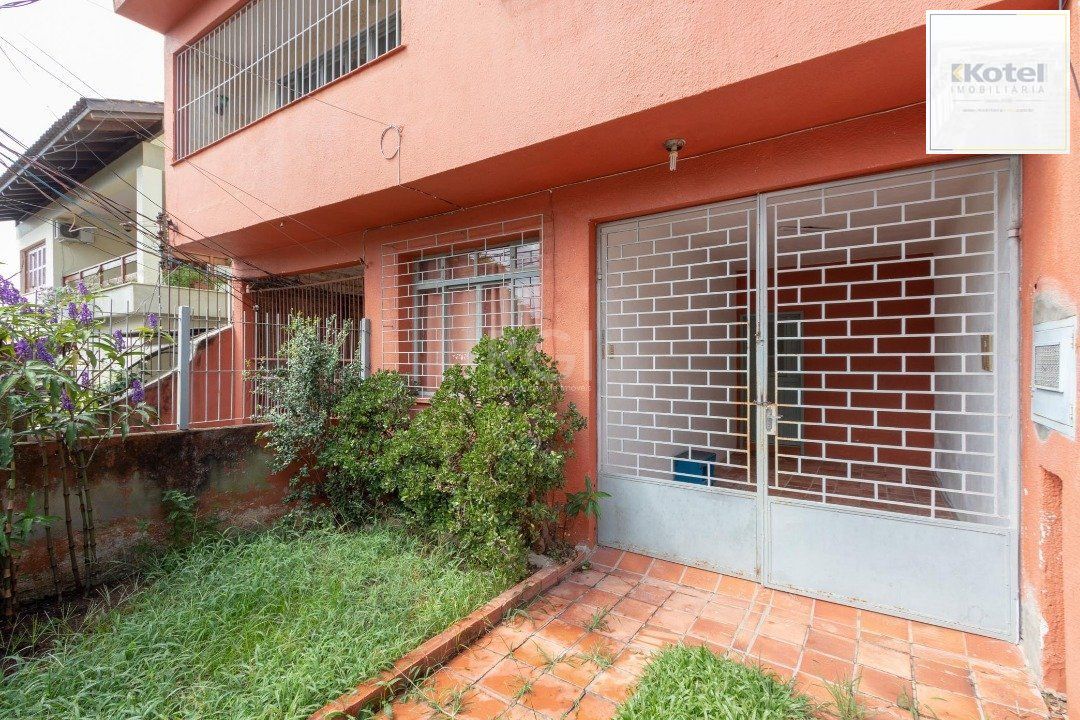 Casa para Venda - 220m², 3 dormitórios, sendo 2 suites, 2 vagas - Coronel Aparício Borges