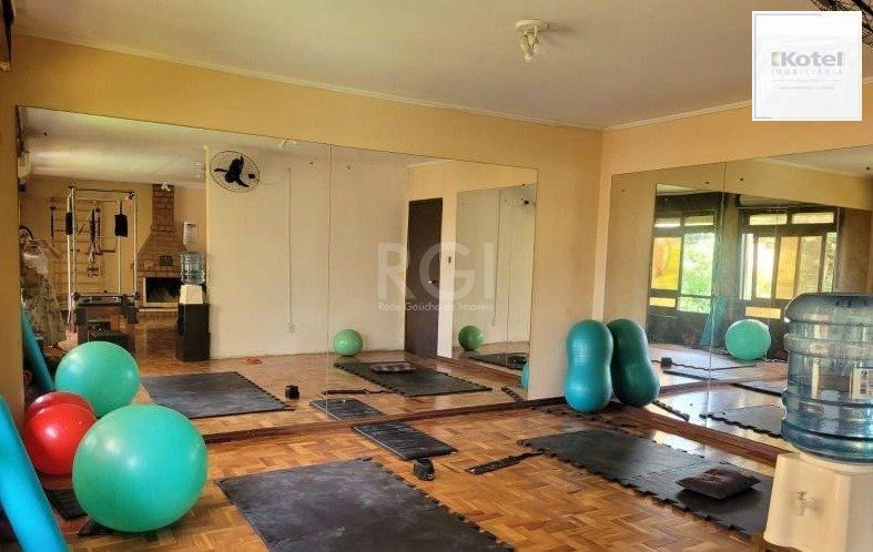Casa Residencial ou comercial. Com 205 m²  de área útil, 3 dormitórios — foto 3