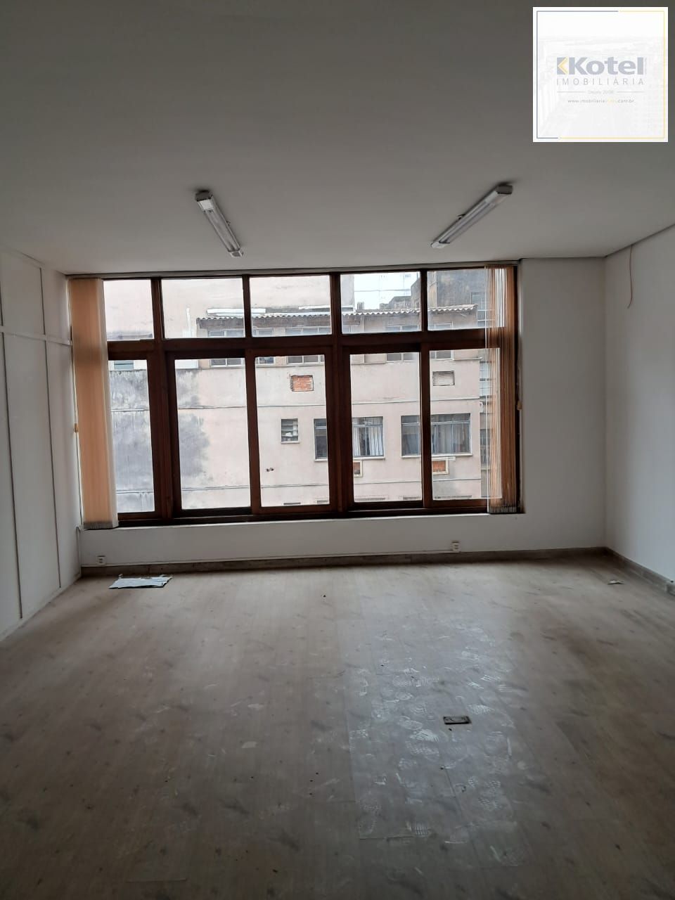Conjunto/Sala para Venda - 57m² privativos no Centro Histórico