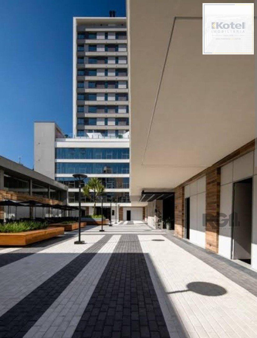 Apartamento belíssimo de 02 dormitórios com garagem coberta.