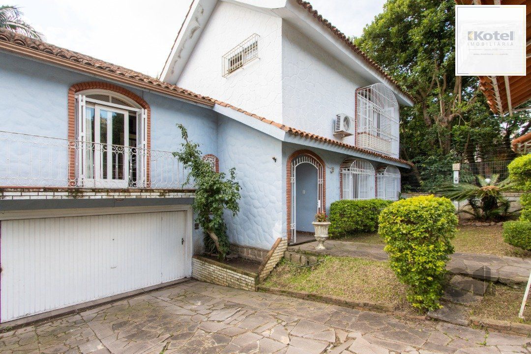 Casa no bairro Cristal, Possui 4 dormitórios, sendo 1suíte, closet e banheira de hidromassagem, com possibilidade de um podendo 1 dormitórios extra. — foto 3