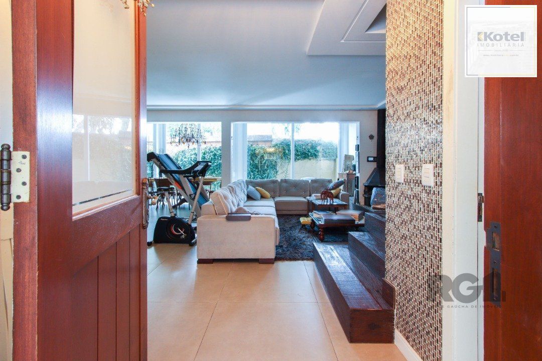 Casa com 327m² de área privativa, oferecendo 3 dormitórios, sendo 3 suítes — foto 5