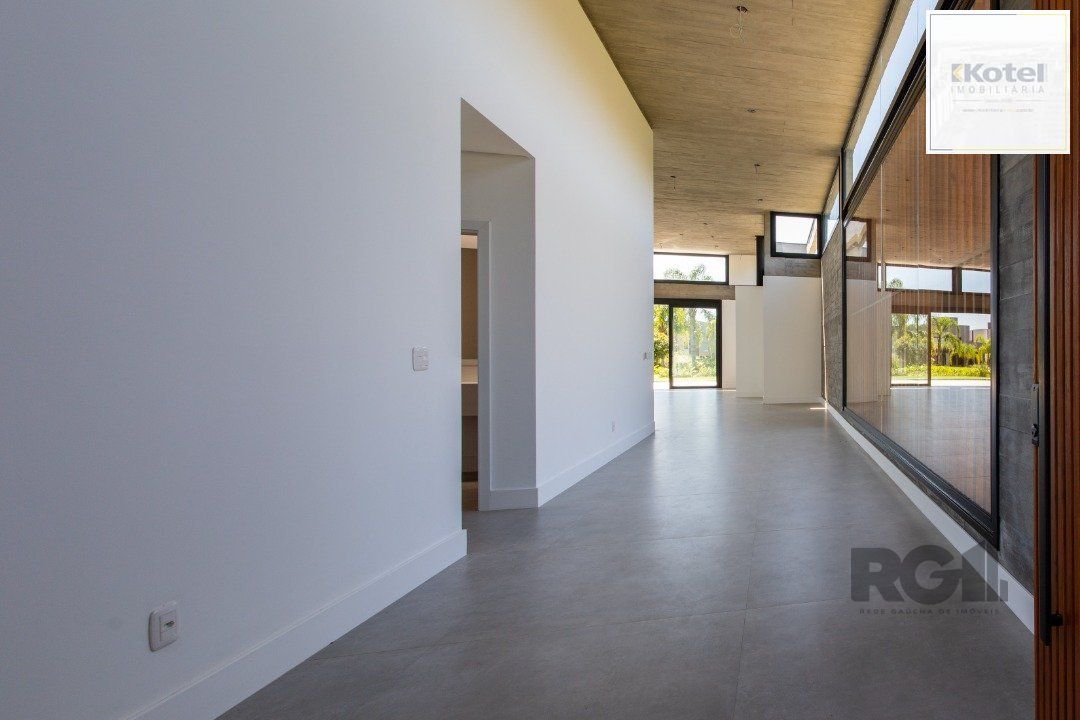 A Casa Le Mans, uma residência térrea de esquina com 389,48m2 de área coberta — foto 4