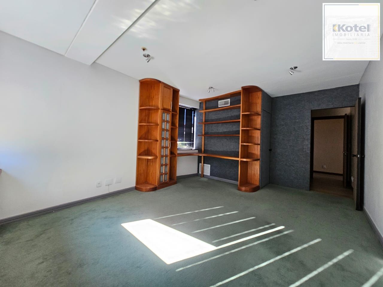 Conjunto Comercial com 2 salas para alugar em Moinhos de Vento, Porto Alegre