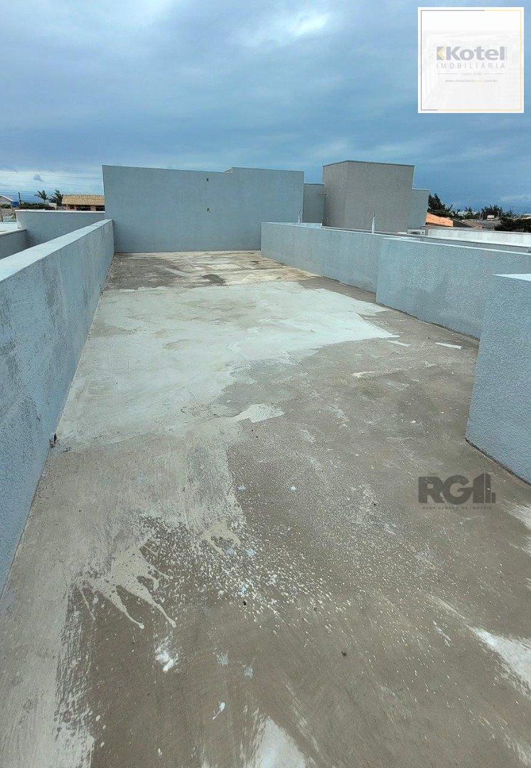 Casa ,residência possui 3 dormitórios, 1 suíte