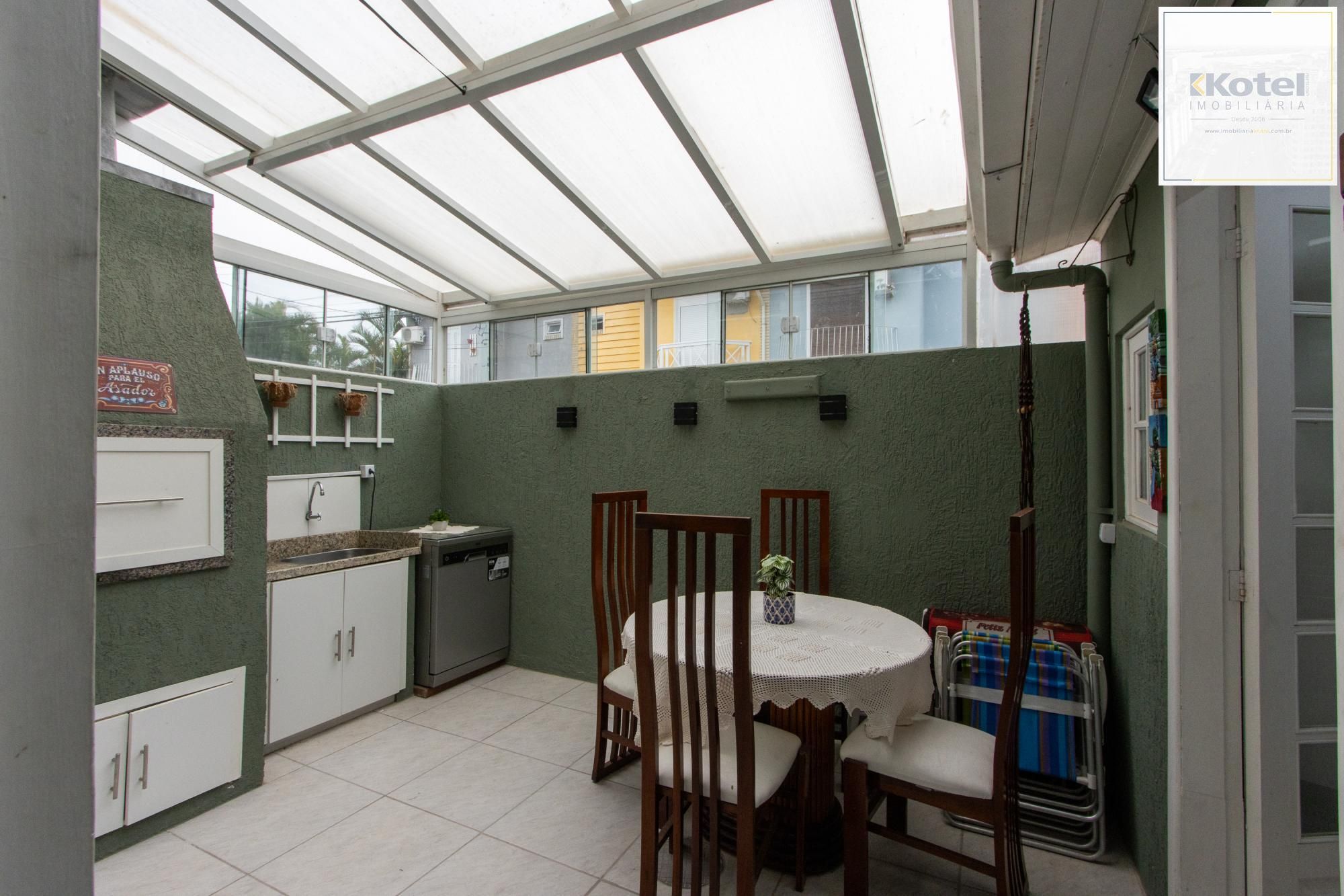 Casa 3 quartos à venda, 161m², Guarujá - Porto Alegre