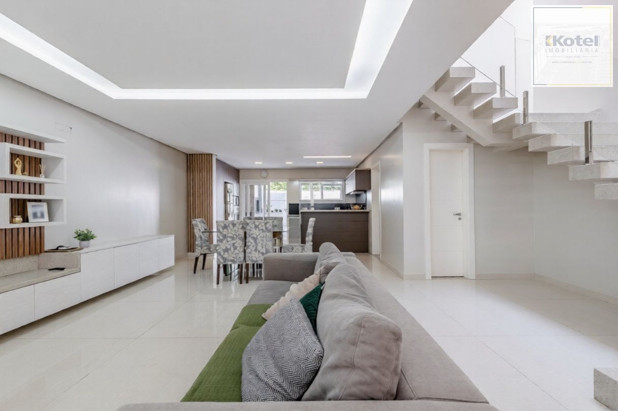Casa em Condomínio com 228m² e 3 dormitórios, 1 suíte, 3 vagas no bairro Sarandi — foto 2