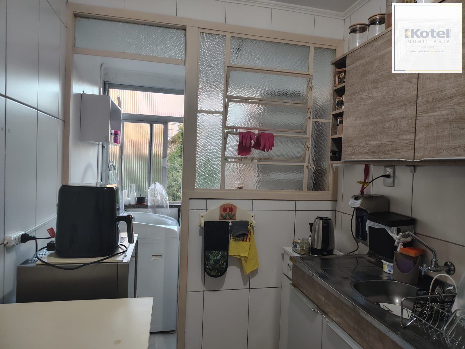 Apartamento de 2 quartos, living para 2 ambientes, banheiro social e 1 vaga escriturada. — foto 3