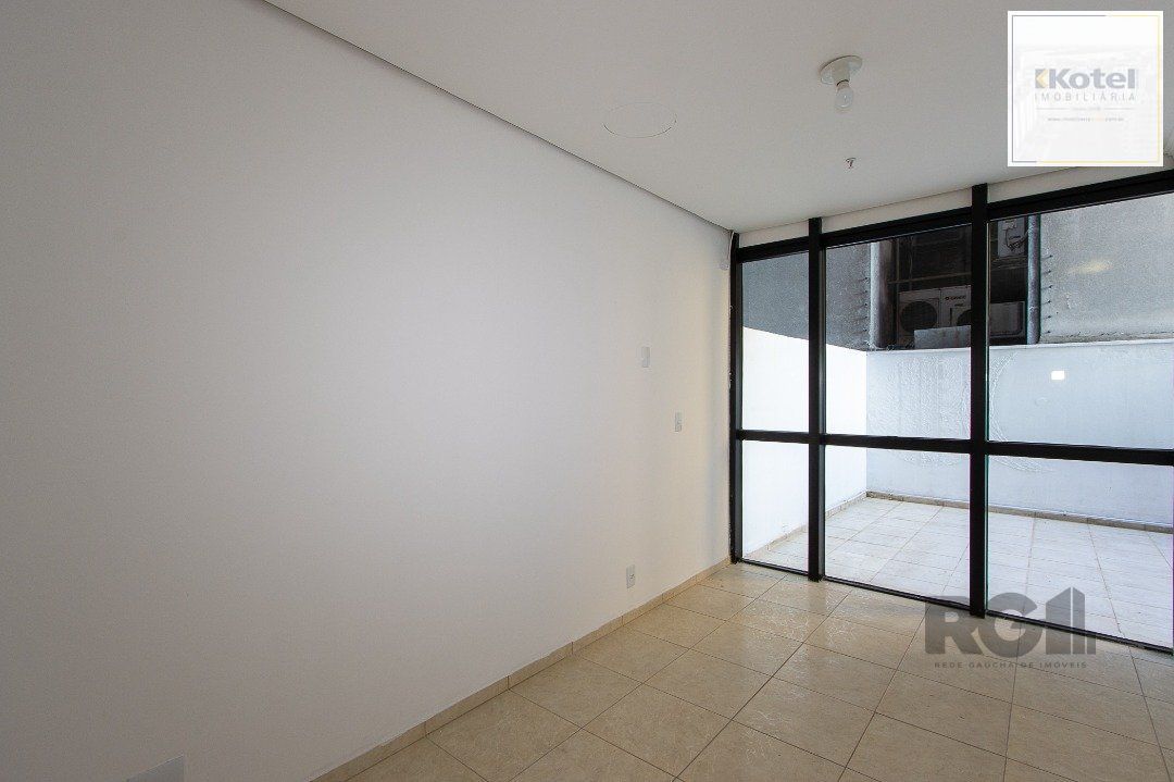 Sala comercial à venda com terraço, banheiro e copa, elevador portaria - Bairro Menino Deus — foto 3
