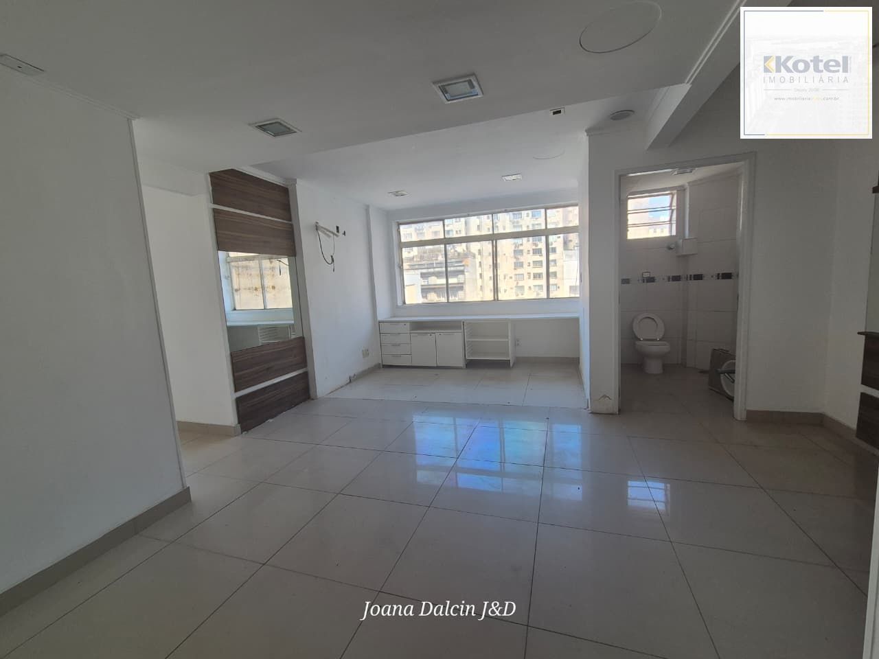 Sala Comercial, 1 sala, à venda, 24 m², Centro - Porto Alegre — foto 2
