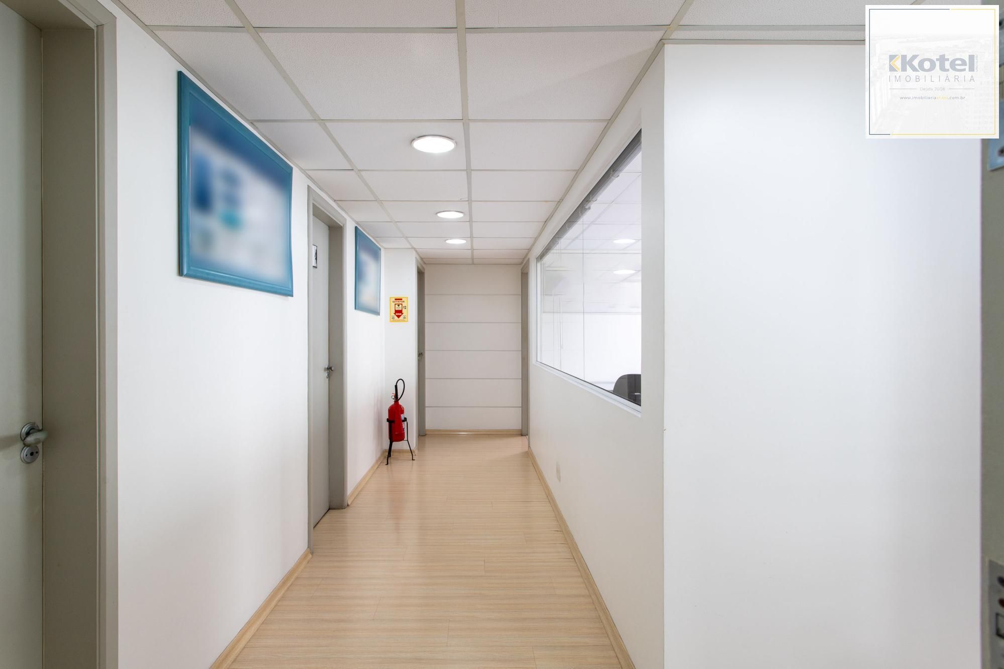 Andar inteiro mobiliado com 215 m² para até 60 pessoas