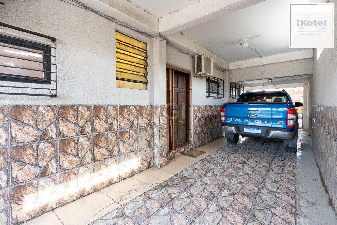 Sobrado para Venda - 300m², 3 dormitórios, sendo 1 suites, 3 vagas - Cavalhada — foto 2