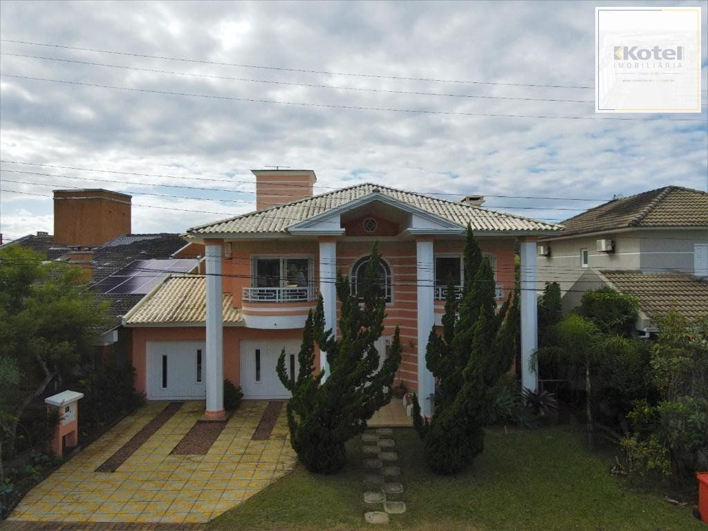 Magnífica casa  linda, 360m2  de  área  construída