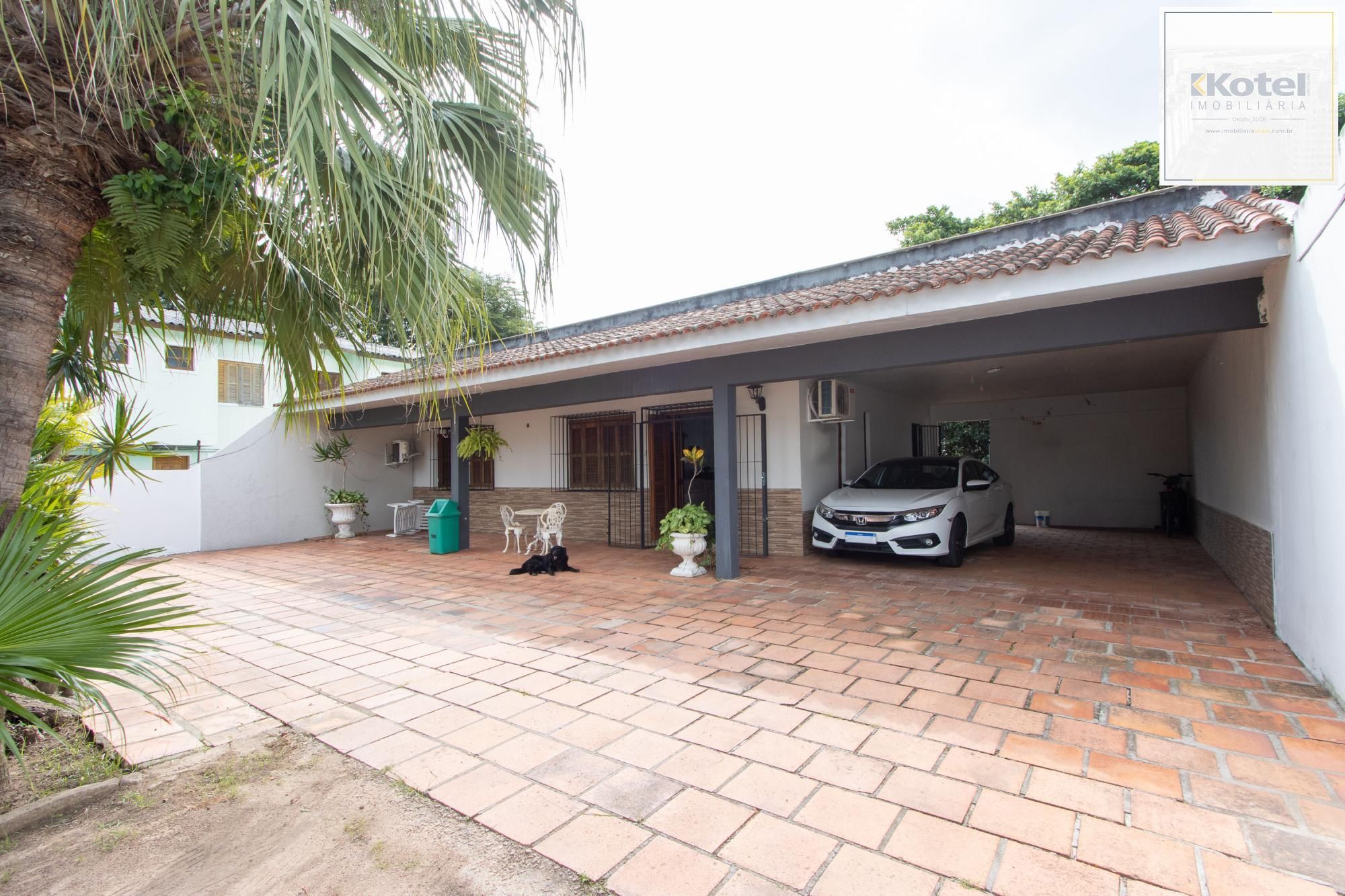 Casa em Vila Nova, Porto Alegre! Com 160m² de área privativa e um total de 899m²