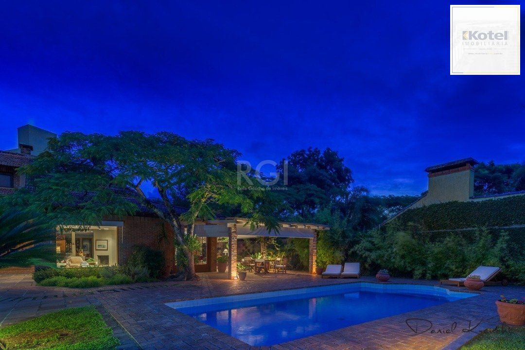 Casa para Venda - 418m², 5 dormitórios, sendo 1 suites, 6 vagas - Tristeza — foto 2