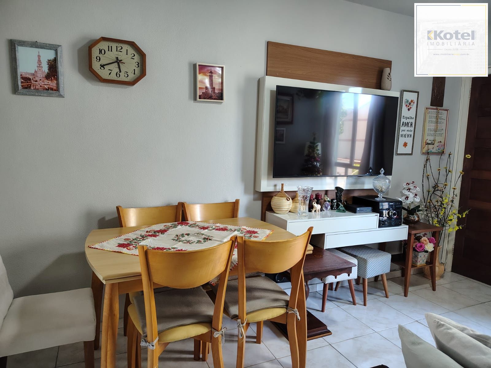 Apartamento de 2 dormitórios, 1 vaga, no bairro Camaqua. — foto 3
