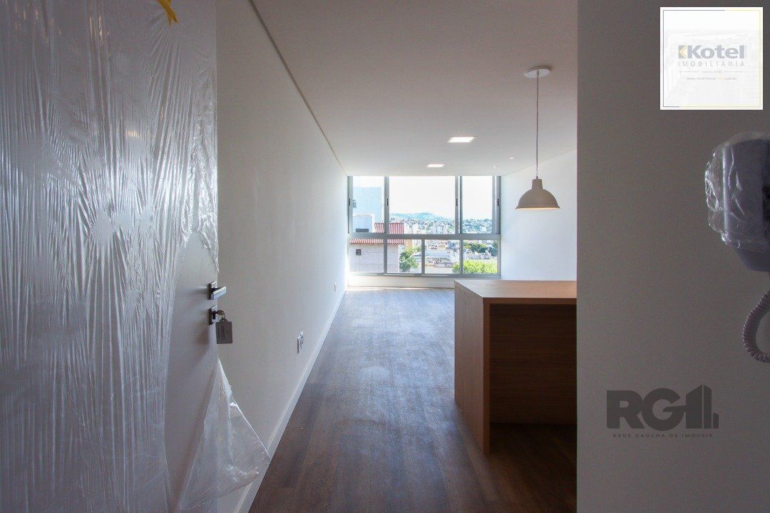 Apartamento em Porto Alegre no Bairro Petrópolis, de 2 quartos, semi mobiliado.
