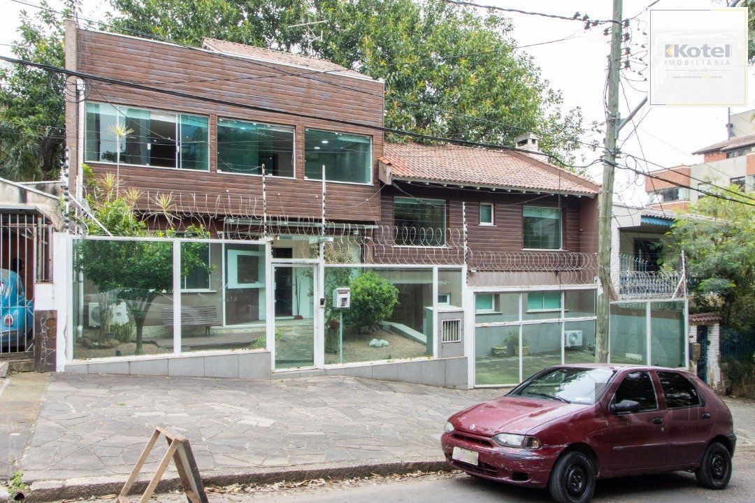 Excelente casa comercial com aproximadamente 300m² de área construída
