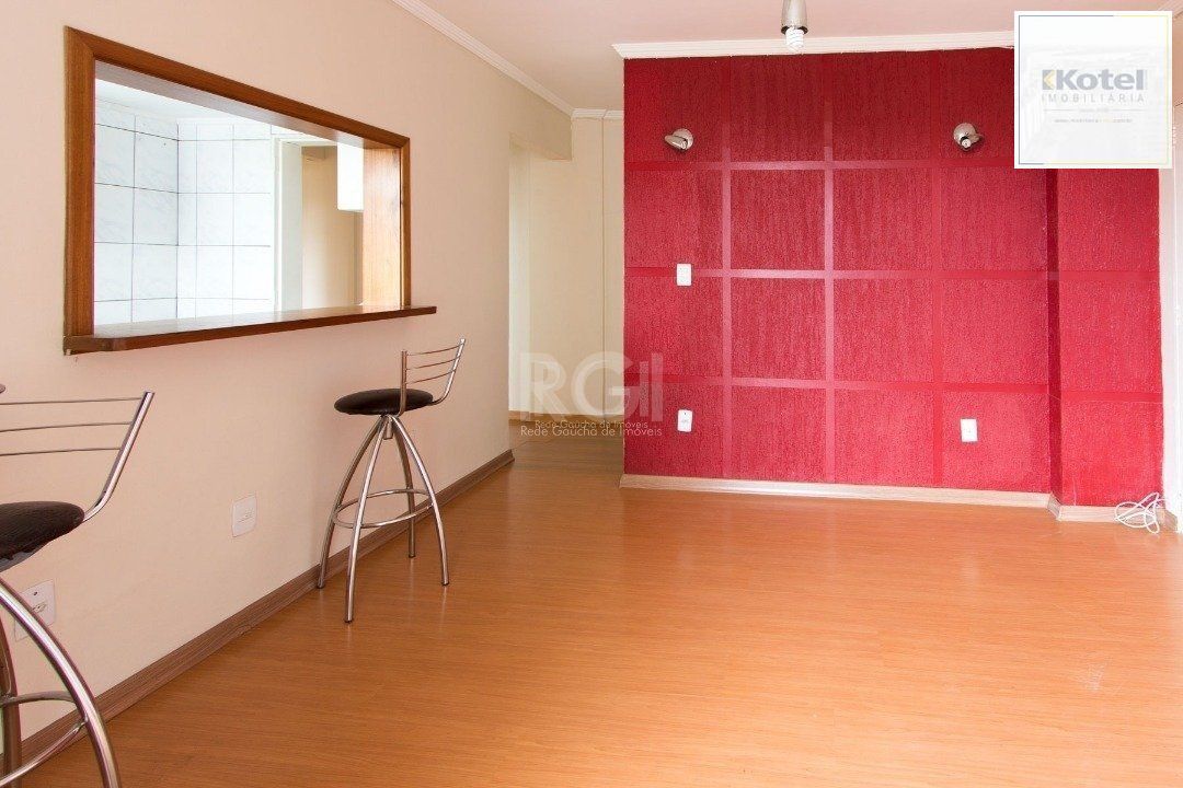 Apartamento de 2 dormitórios e 1 vaga de garagem no bairro Cristal. — foto 5