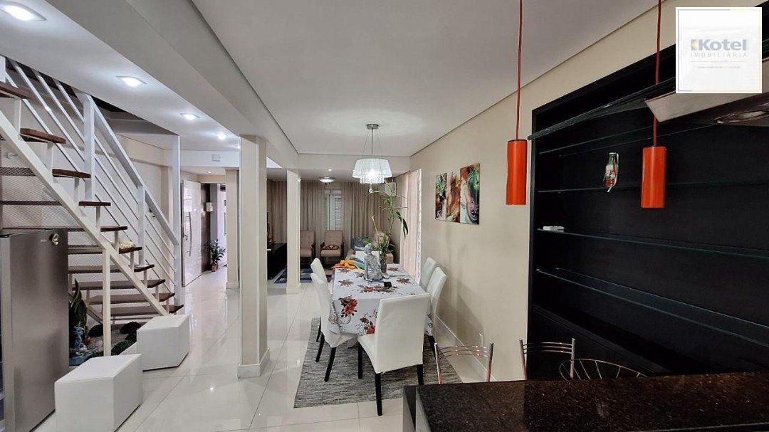 Sobrado comercial ou residencial, mobiliado, no Centro Histórico, com 2 quartos