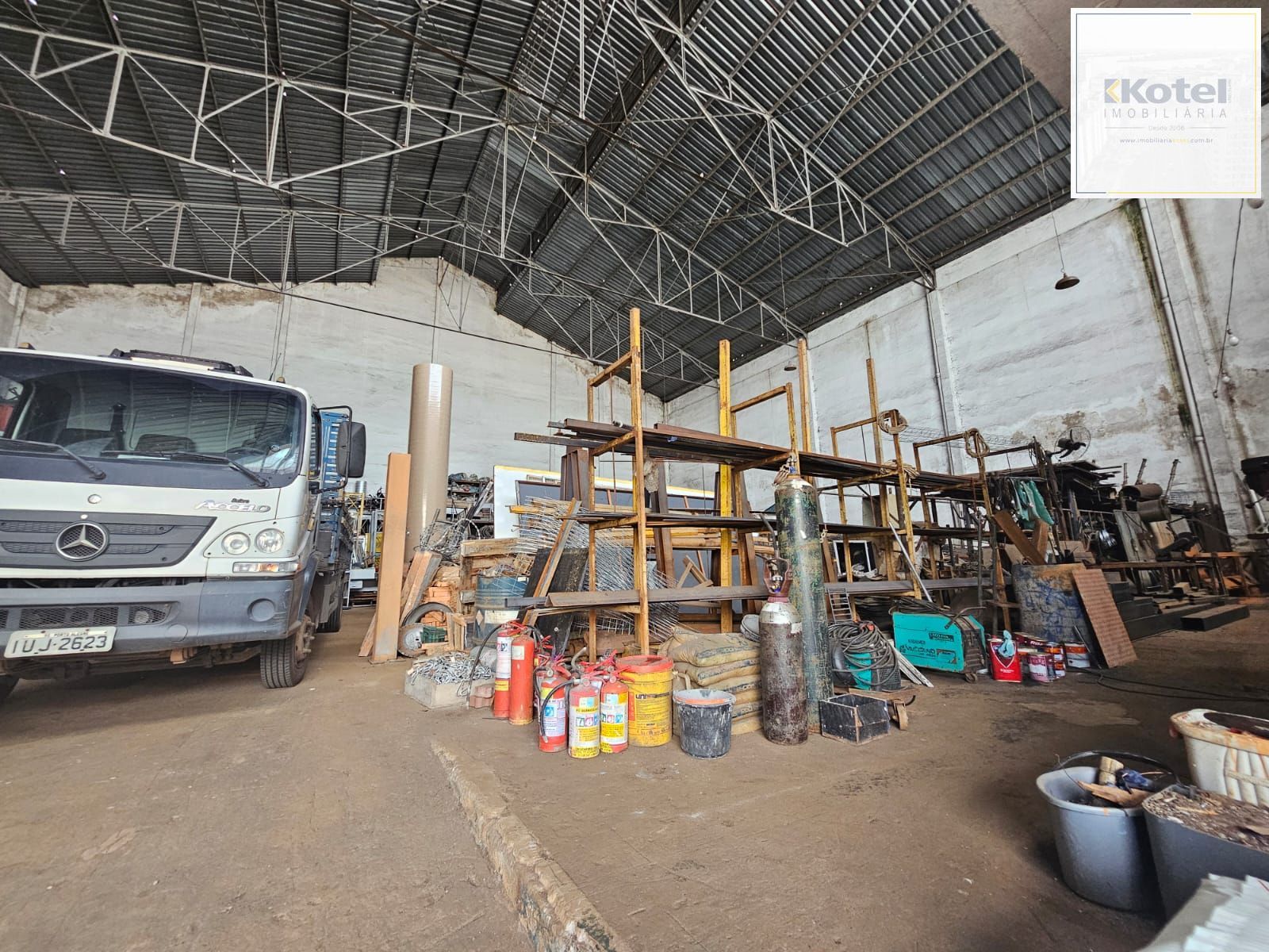 Pavilhão com 1036m2 próximo as Ferramentas Gerais — foto 2