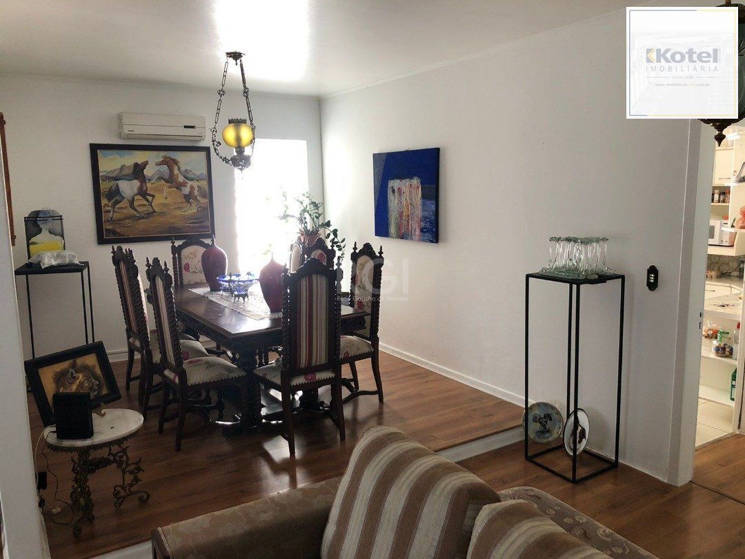 Casa para Venda com 3 dormitórios, sendo 1 suites e 3 vagas no bairro Guarujá — foto 2