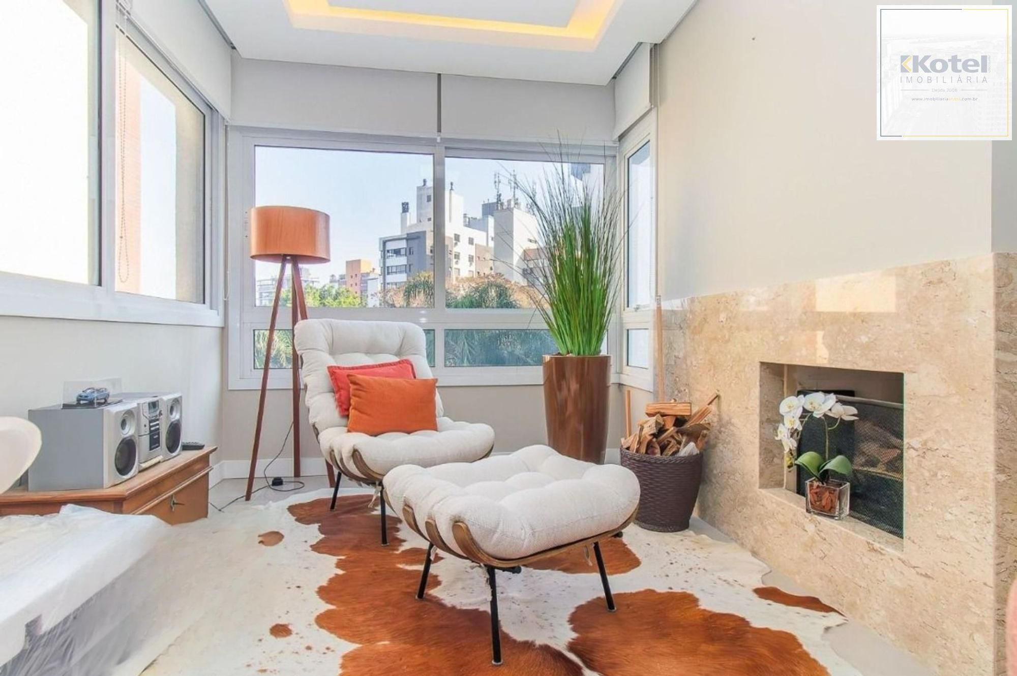 Apartamento com 83m² e 2 dormitórios, 2 suítes, 3 vagas no bairro Petrópolis — foto 4