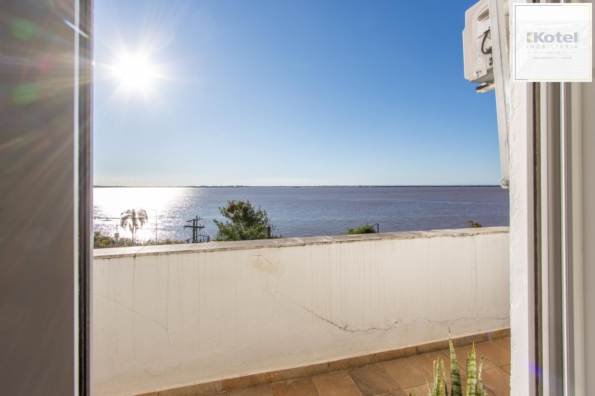 APARTAMENTO 3 DORMITÓRIOS - Vista permanente do Guaíba (menor custo benefício por M2). Somente 25 passos da orla.