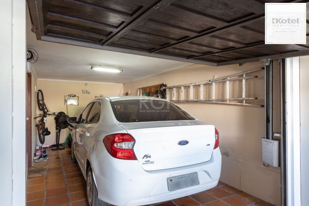 Casa para Venda com 3 dormitórios, sendo 1 suites e 4 vagas no bairro Ipanema — foto 4