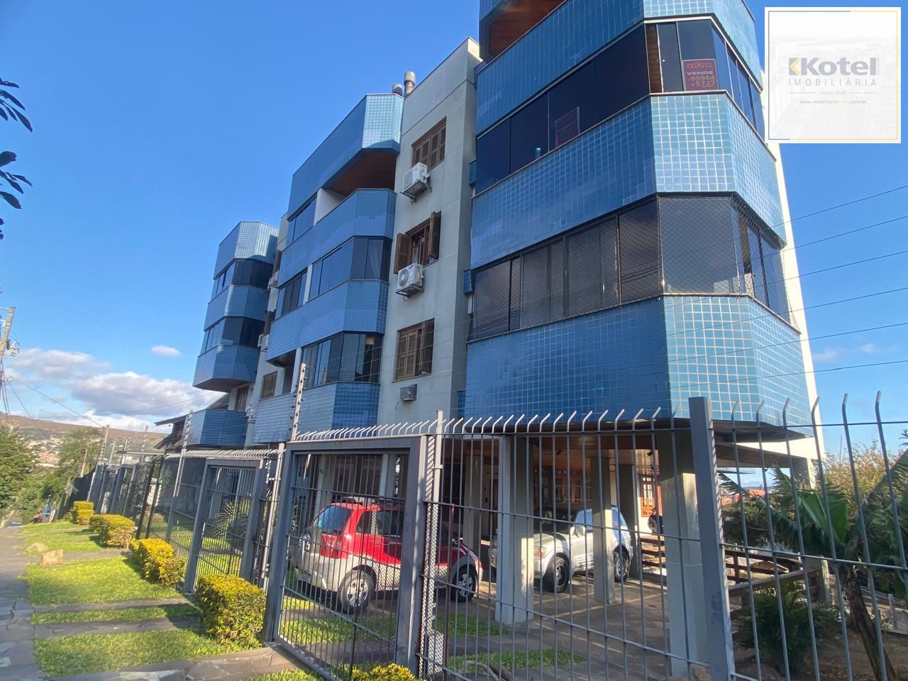 Excelente apartamento 3 dormitórios sendo 01 suíte, Sacada e com Òtima Posição Solar — foto 3