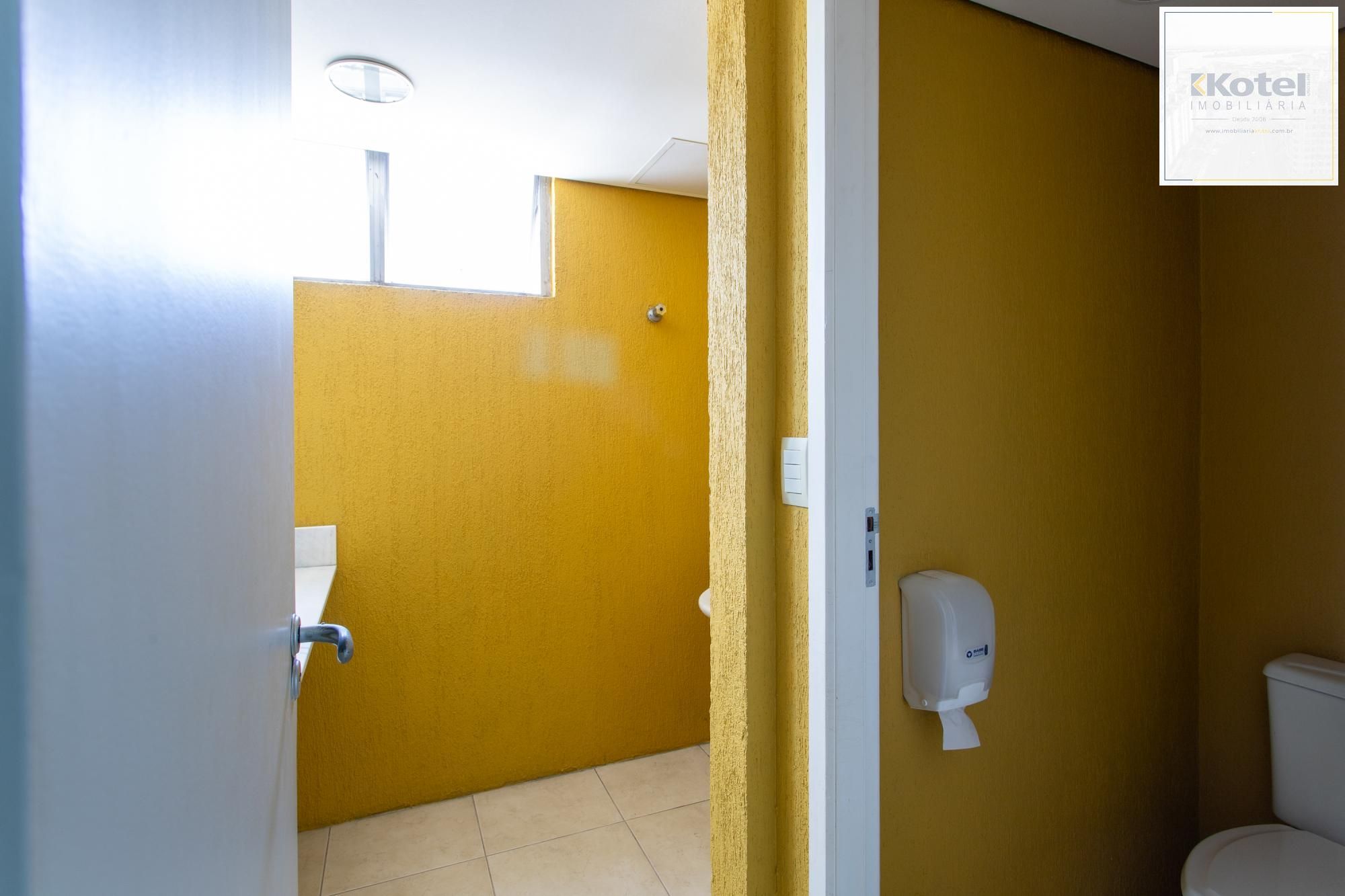 Andar inteiro mobiliado com 215 m² para até 60 pessoas