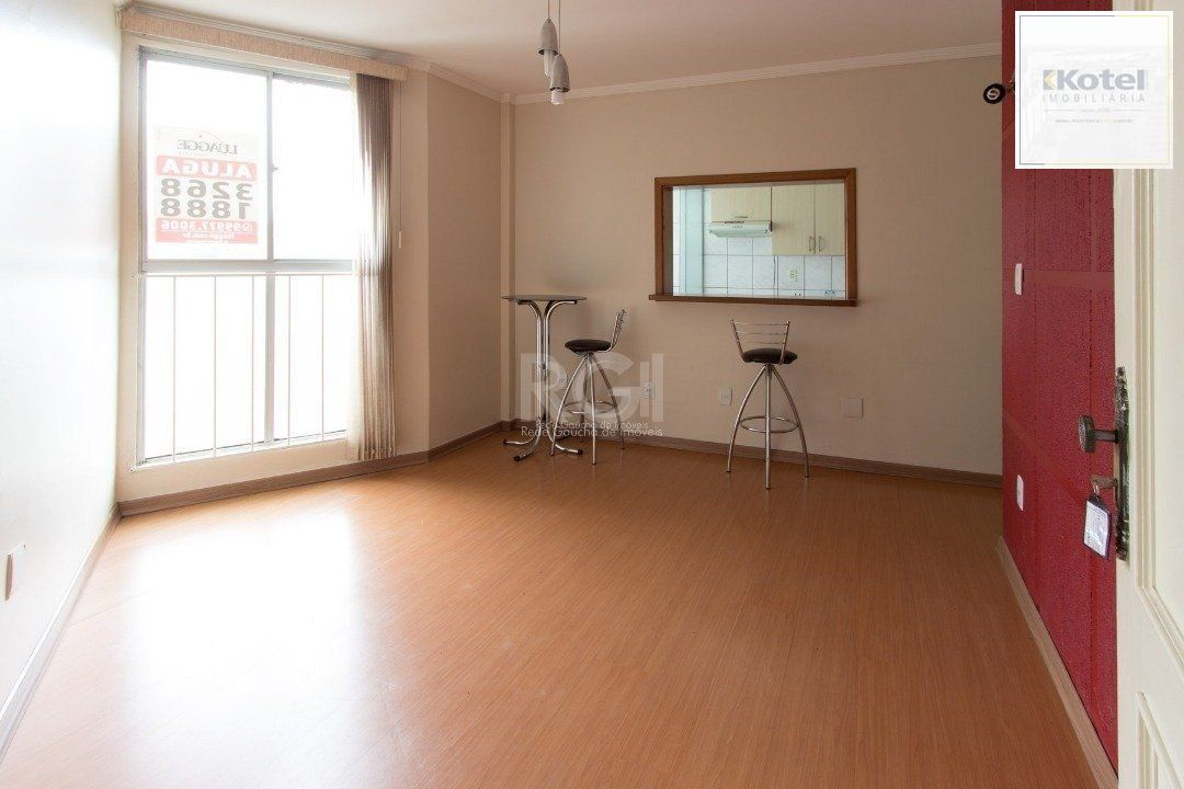 Apartamento de 2 dormitórios e 1 vaga de garagem no bairro Cristal. — foto 3