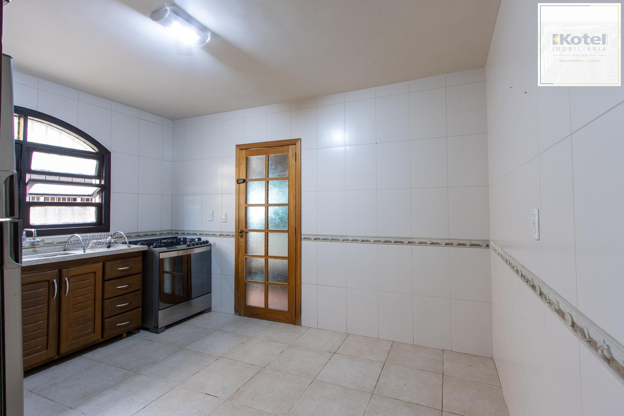 Casa de condomínio, 3 dormitórios, 1 suíte, 1 vaga coberta, no bairro Cristal. — foto 5
