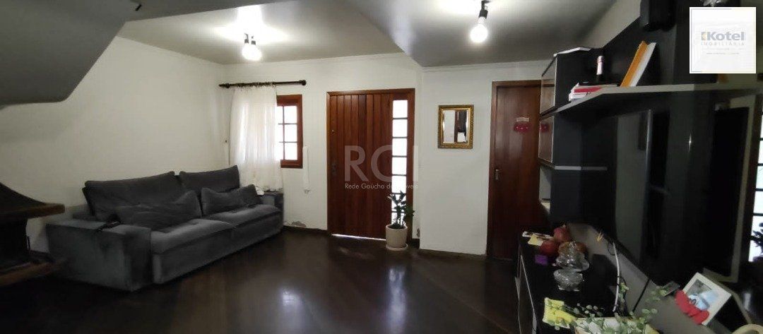 Casa para Venda - 180m², 4 dormitórios, sendo 1 suites, 3 vagas - Campo Novo