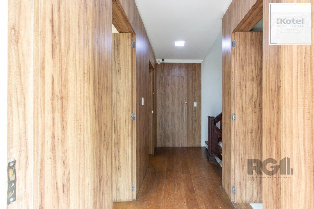 Excelente casa comercial com aproximadamente 300m² de área construída
