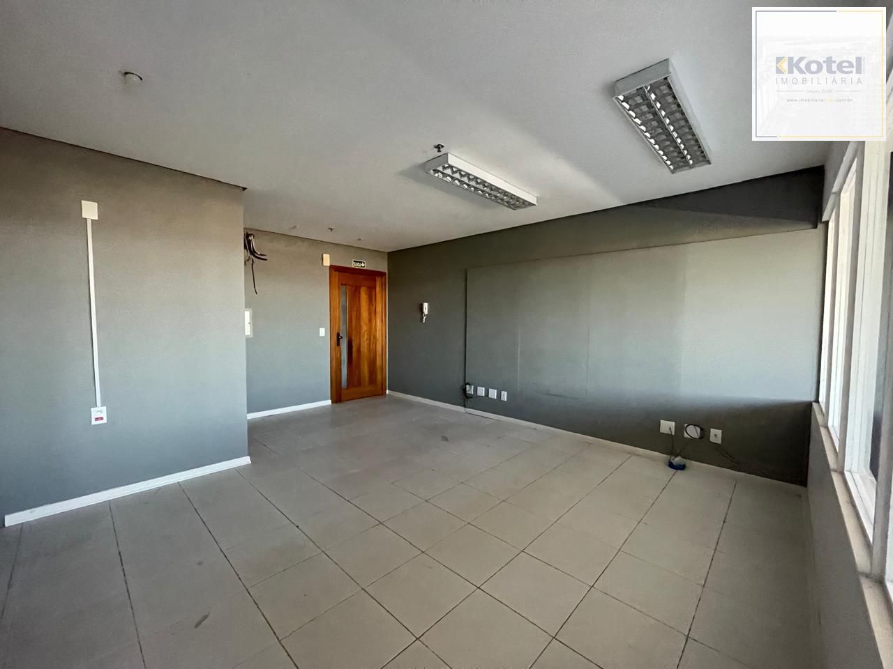 ala comercial desocupada à venda no coração do bairro Boa Vista, em Porto Alegre, Rio Grande do Sul!