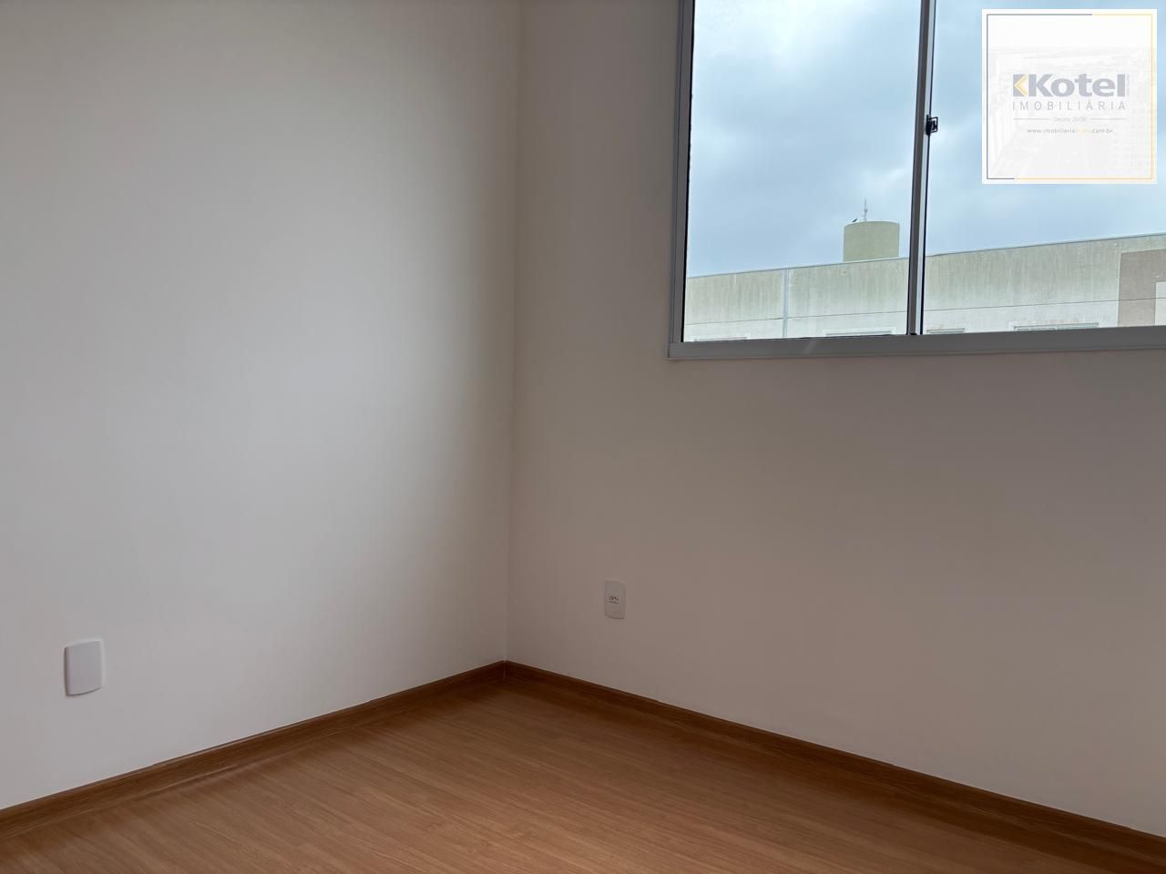 Apartamento 2 dorm, 1 banheiro e vaga escriturada - bairro Morro Santana