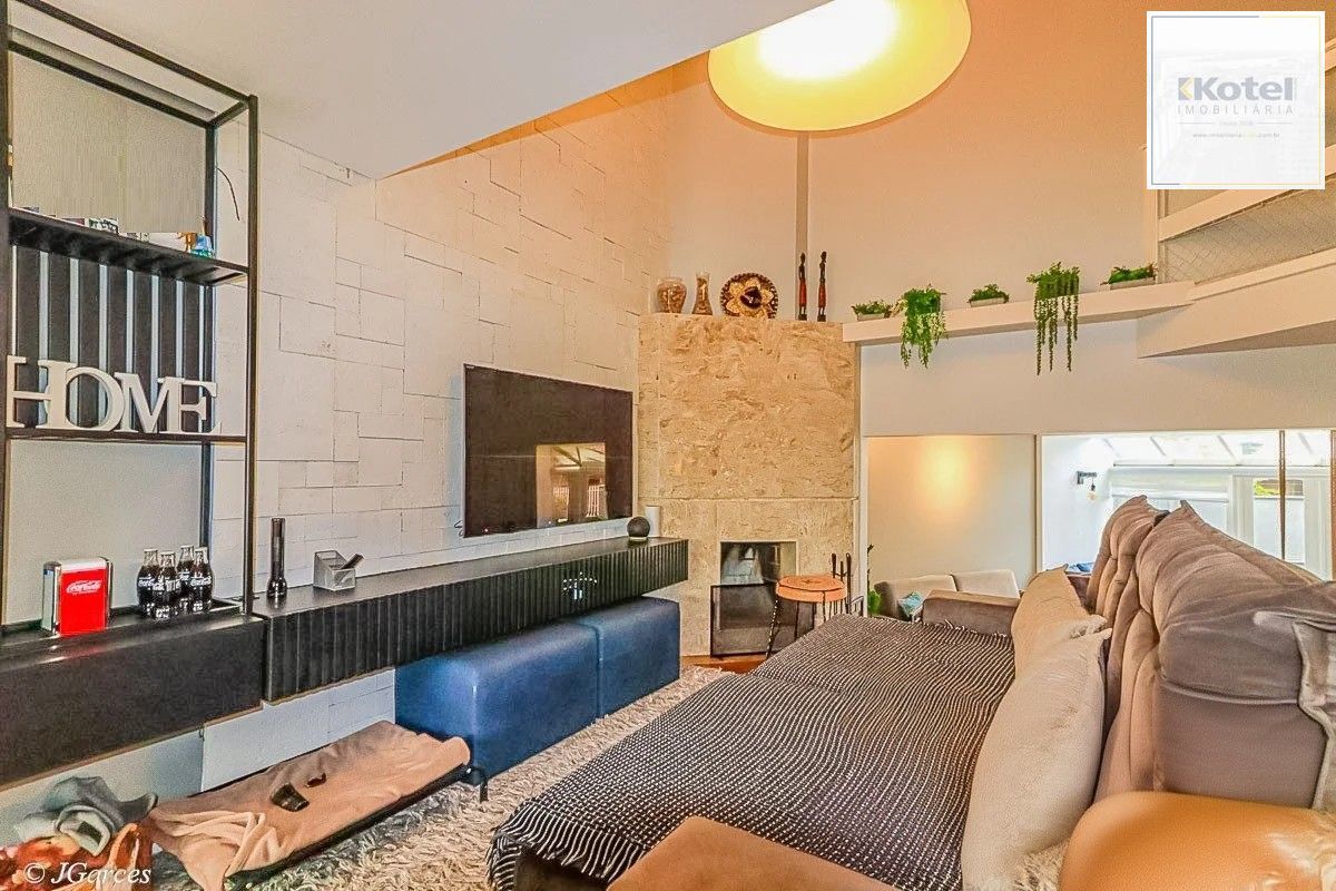Casa em Condomínio à venda com 286m², 3 dormitórios, 1 suíte, 3 vagas, no bairro Jardim Isabel em Porto Alegre — foto 2