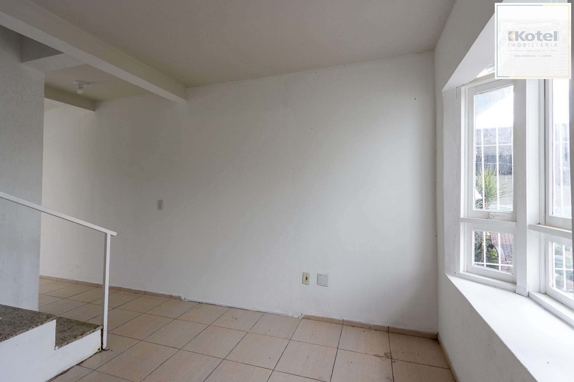 Casa (sobrado), 2 dormitórios, pátio - Bairro Hípica — foto 3