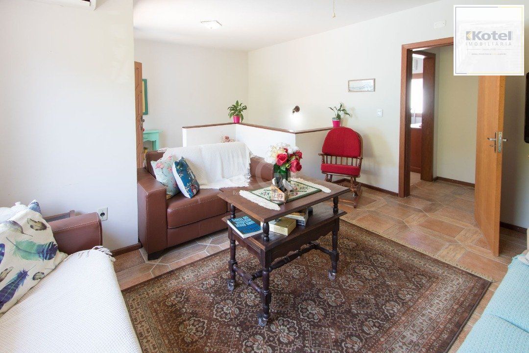 Casa para Venda - 211m², 3 dormitórios, 3 vagas - Vila Nova
