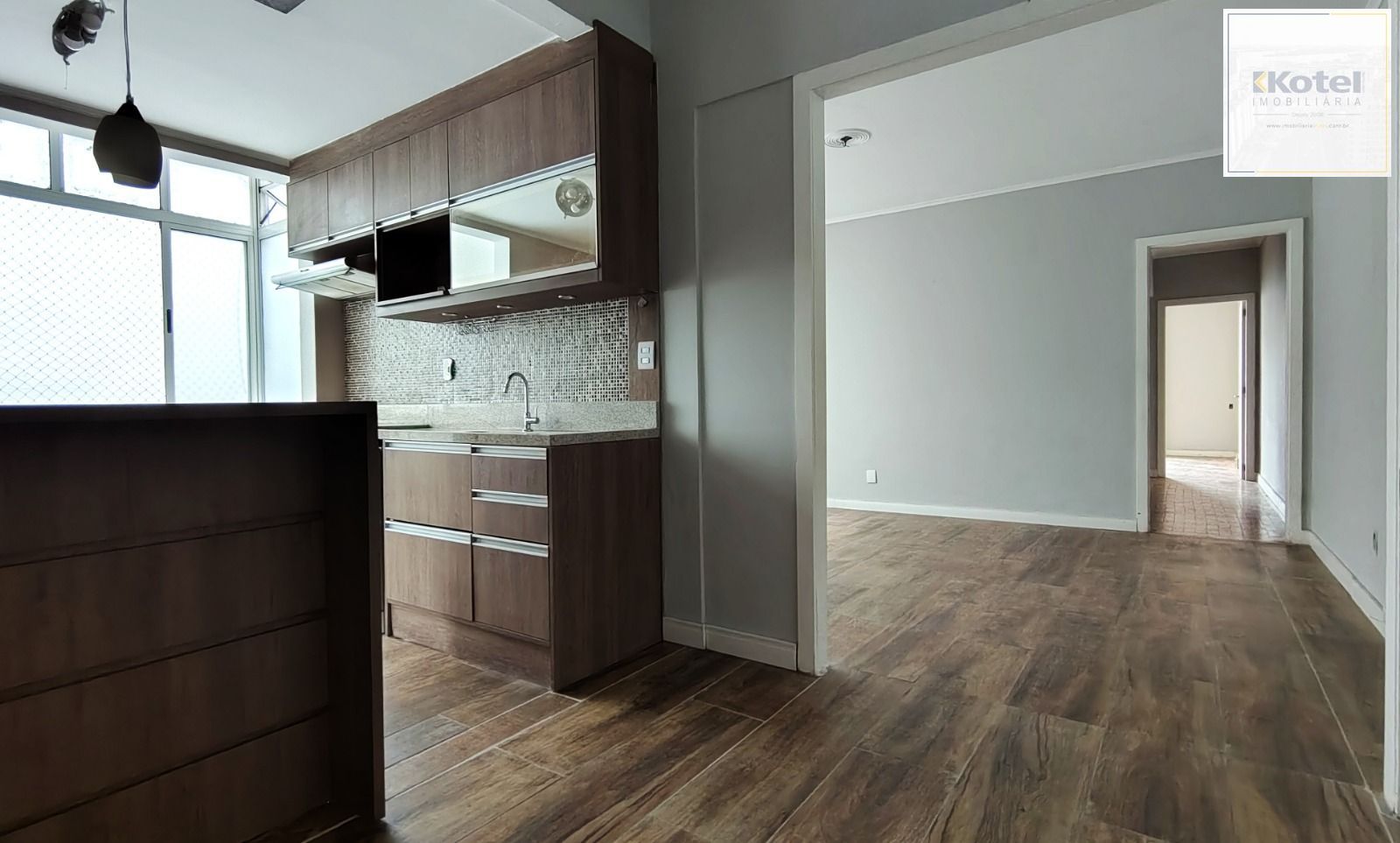 Apartamento de 3 dormitórios, 2 banheiros no Centro Histórico.