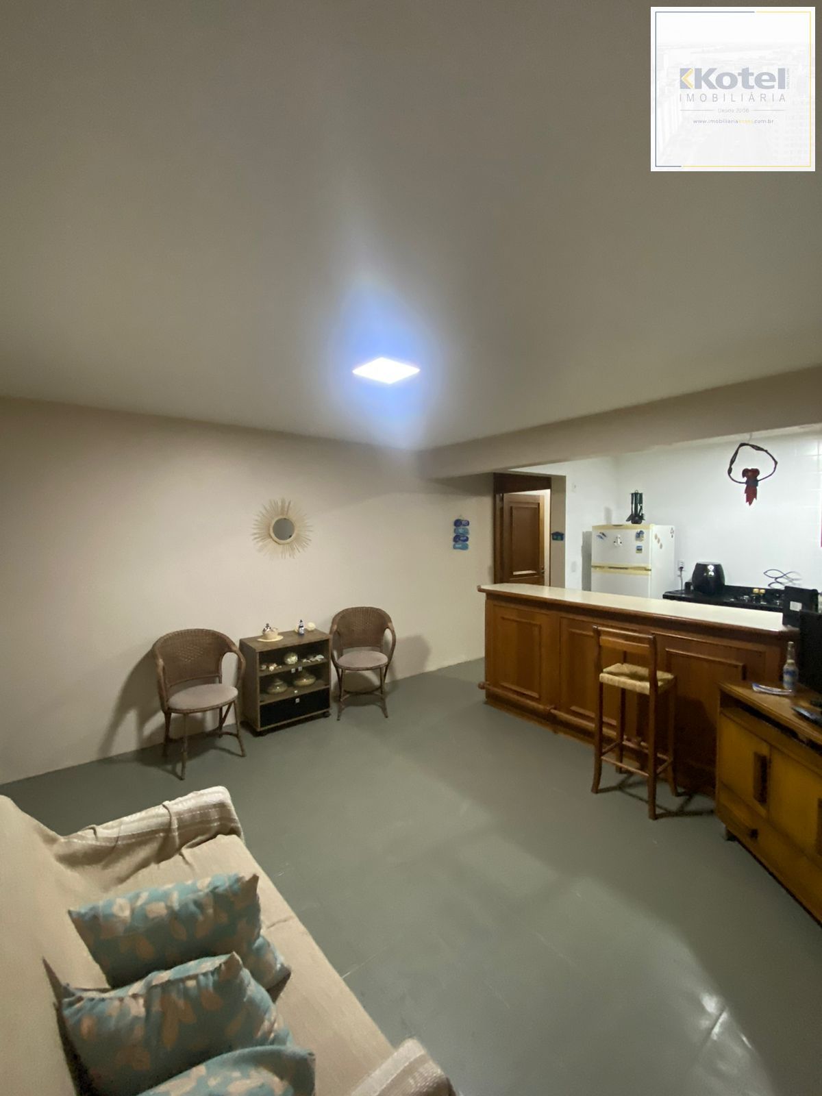 Apartamento com 2 dormitórios e garagem em Torres