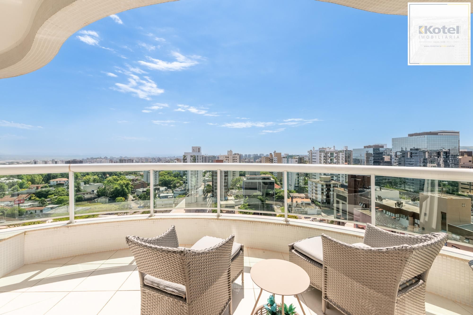Apartamento com 204m², 3 dorm, 5 vagas no Petrópolis — foto 3