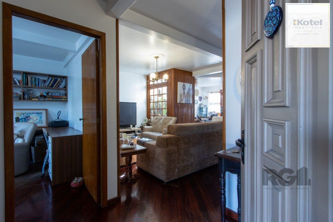 Casa de alvenaria, 3 quartos, 1 suíte, 4 banheiros e 5 vagas de garagem. — foto 5